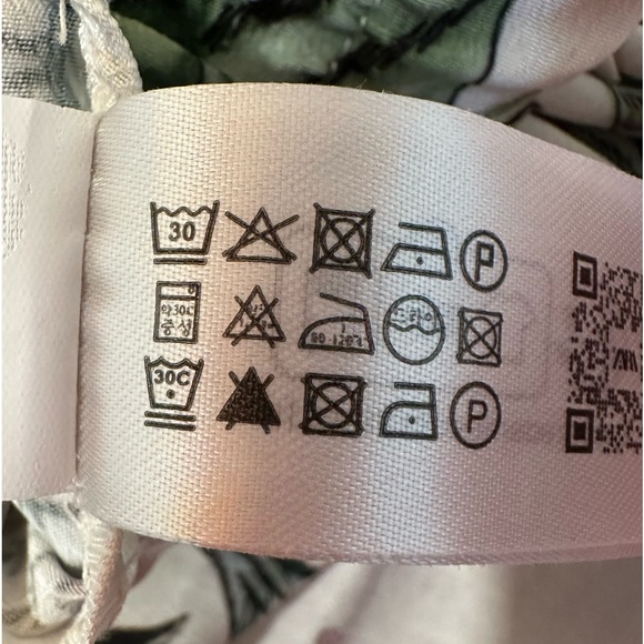 Zara Floral Pants. Size S. Like New. Semi Wide Leg. - Picture 6 of 6